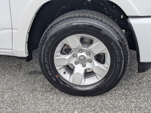 Used 2025 RAM 1500 Big Horn AWD/4WD image 11