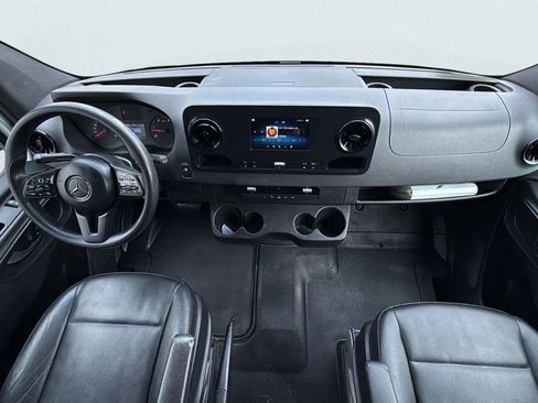 Used 2019 Mercedes-Benz Sprinter 144 Cargo image 9