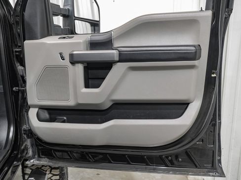 Used 2017 Ford F250 XLT w/ XLT Value Package AWD/4WD image 44