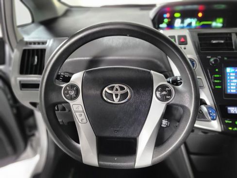 Used 2014 Toyota Prius V Three image 15