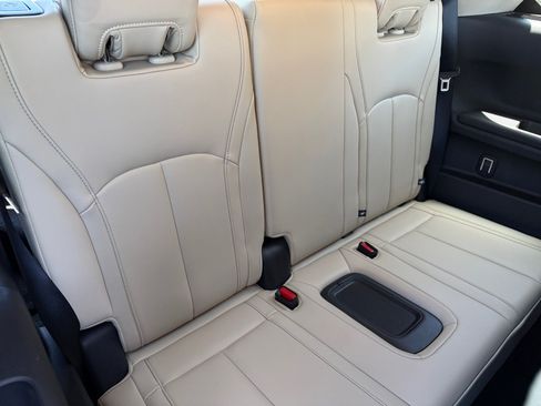 Used 2023 INFINITI QX60 Luxe w/ Performance Audio Package AWD/4WD image 18