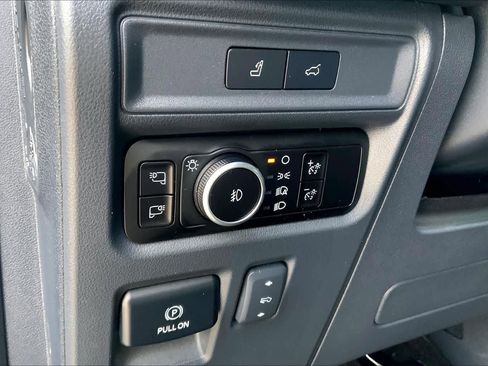 Used 2023 Ford Expedition Platinum AWD/4WD image 34