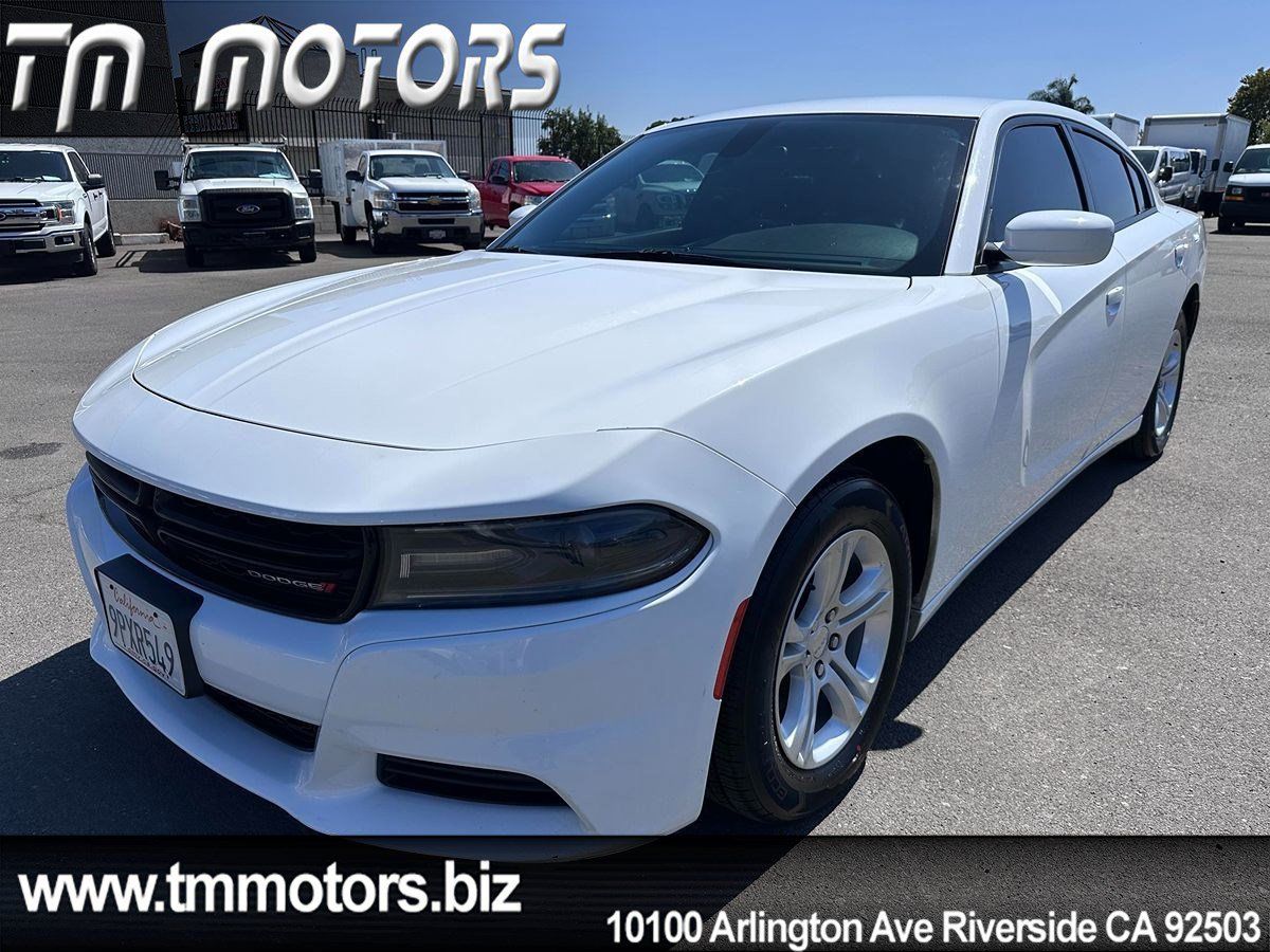 Used 2020 Dodge Charger SXT RWD image 1