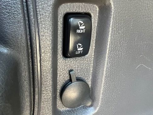 Used 2013 Ford Edge SEL image 12