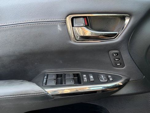 Used 2016 Toyota Avalon Touring FWD image 10