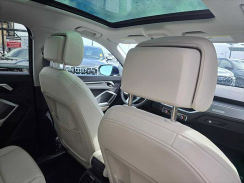 Used 2024 Audi Q3 2.0T Premium w/ Convenience Package image 16