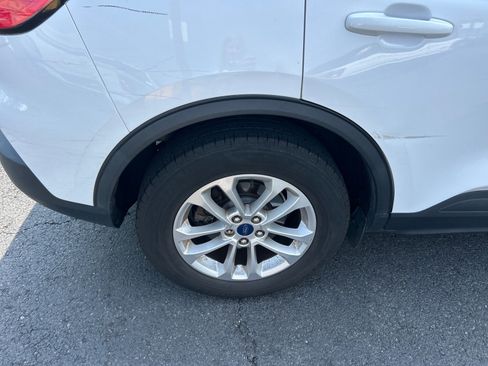 Used 2020 Ford Escape SE FWD image 9