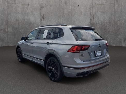 Used 2022 Volkswagen Tiguan SE R-Line AWD/4WD image 4