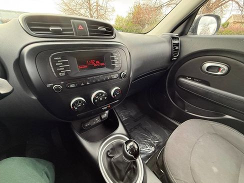 Used 2015 Kia Soul image 9