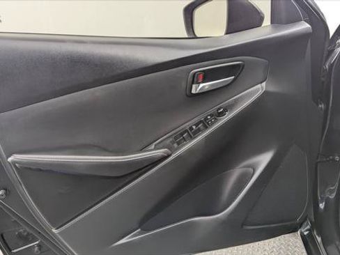Used 2018 Toyota Yaris iA FWD image 13