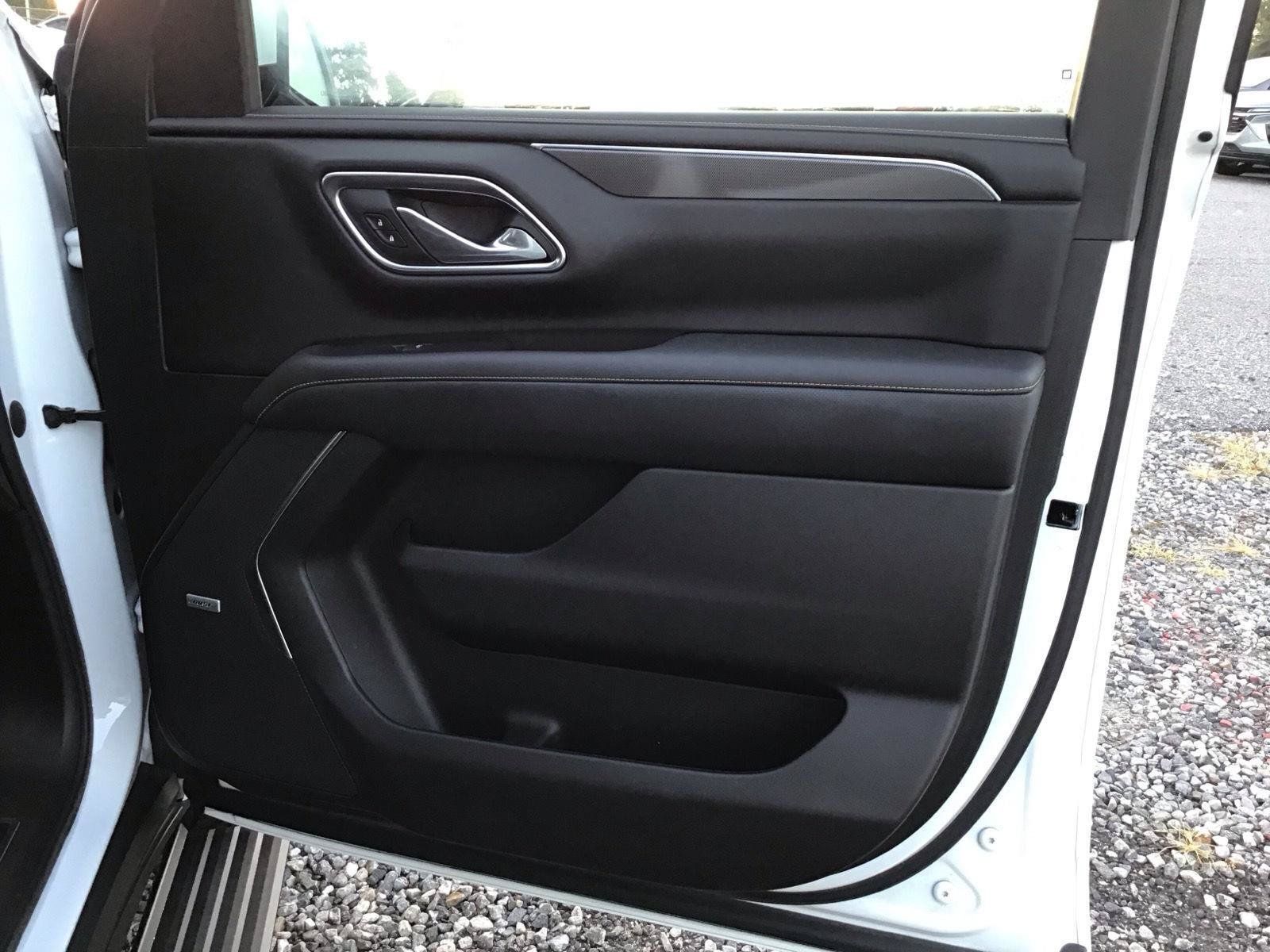 Used 2021 GMC Yukon AT4 w/ Technology Package AWD/4WD image 8