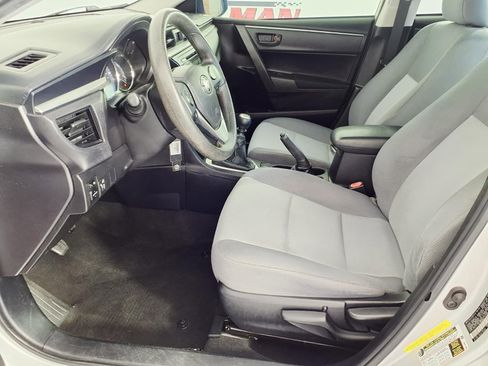 Used 2015 Toyota Corolla L image 14