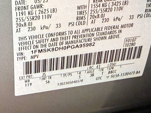 Used 2023 Ford Explorer XLT w/ Equipment Group 202A AWD/4WD image 53