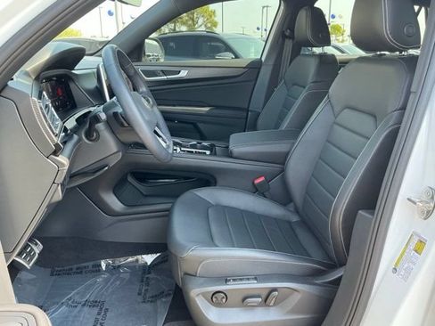 Certified 2024 Volkswagen Atlas Cross Sport SEL R-Line AWD/4WD image 14