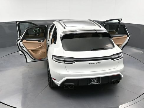 Certified 2025 Porsche Macan GTS AWD/4WD image 35
