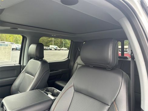 New 2026 Ford F250 Lariat w/ Black Appearance Package image 18