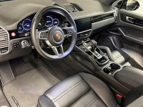 Certified 2019 Porsche Cayenne AWD/4WD image 4