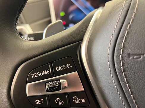 Used 2026 BMW X5 xDrive40i w/ Parking Assistance Package AWD/4WD image 17