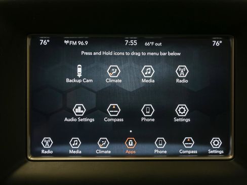 Used 2018 Jeep Grand Cherokee Laredo image 23