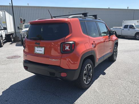 Used 2015 Jeep Renegade Trailhawk w/ Popular Equipment Group AWD/4WD image 8