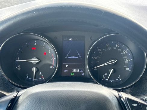 Used 2021 Toyota C-HR XLE FWD image 16