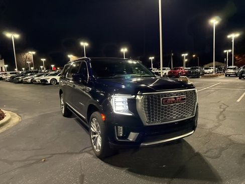 Used 2022 GMC Yukon XL Denali w/ Max Trailering Package image 3
