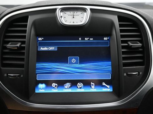 Used 2013 Chrysler 300 RWD image 14