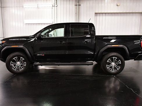 Used 2024 GMC Canyon AT4 AWD/4WD image 4