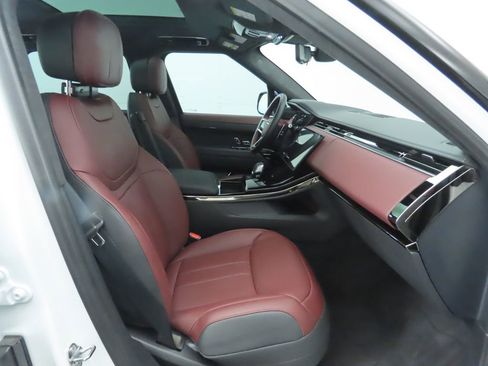 Used 2025 Land Rover Range Rover Sport Autobiography image 21