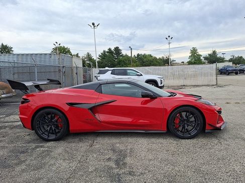 Used 2026 Chevrolet Corvette ZR1 w/ ZR1 Carbon Fiber Aero Package RWD image 8
