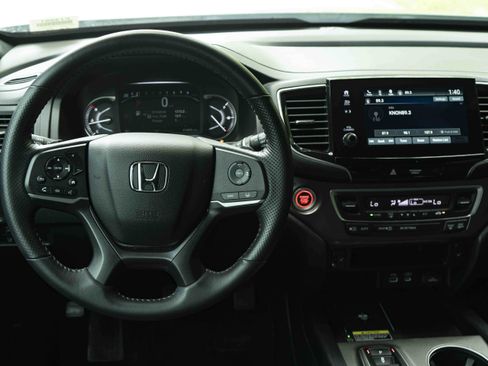 Used 2025 Honda Passport EX-L image 19