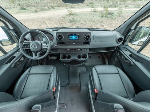 Used 2019 Mercedes-Benz Sprinter 4x4 144 image 4