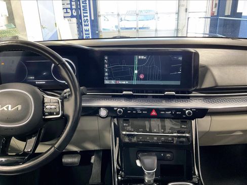 Used 2023 Kia Carnival SX Prestige FWD image 18