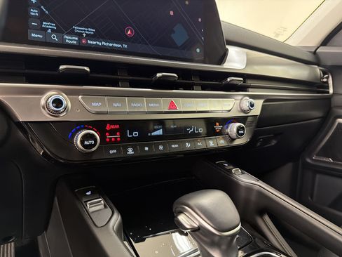 Used 2025 Kia Telluride S FWD image 18