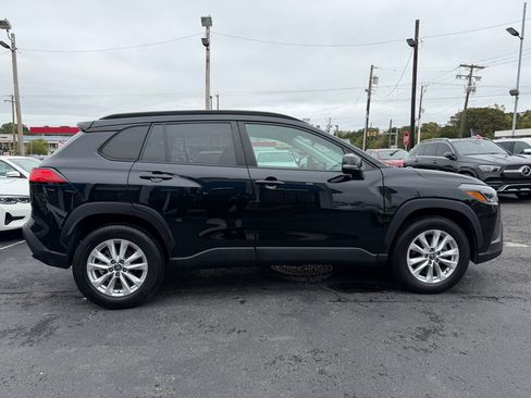 Used 2022 Toyota Corolla Cross LE image 4