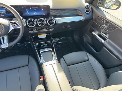 New 2025 Mercedes-Benz GLB 250 image 12