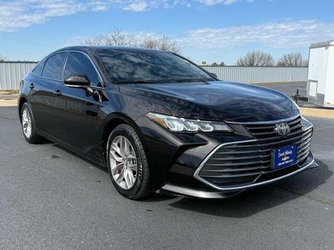 Used 2019 Toyota Avalon XLE w/ Preferred Accessory Package image 15