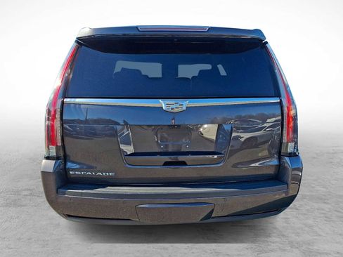 Used 2017 Cadillac Escalade Premium Luxury image 5