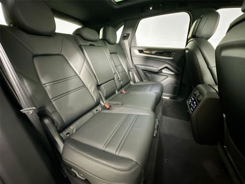Certified 2026 Porsche Cayenne Coupe AWD/4WD image 27