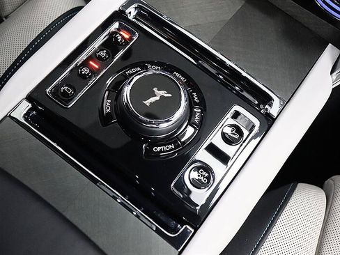 Used 2022 Rolls-Royce Cullinan w/ Cullinan Package AWD/4WD image 75
