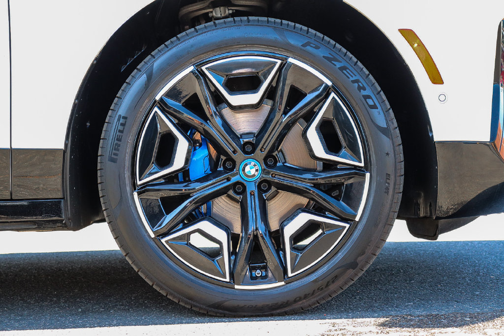 Certified 2024 BMW iX xDrive50 w/ Sport Package AWD/4WD image 9