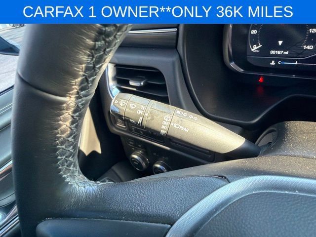 Used 2022 GMC Yukon XL SLT w/ SLT Luxury Package AWD/4WD image 37