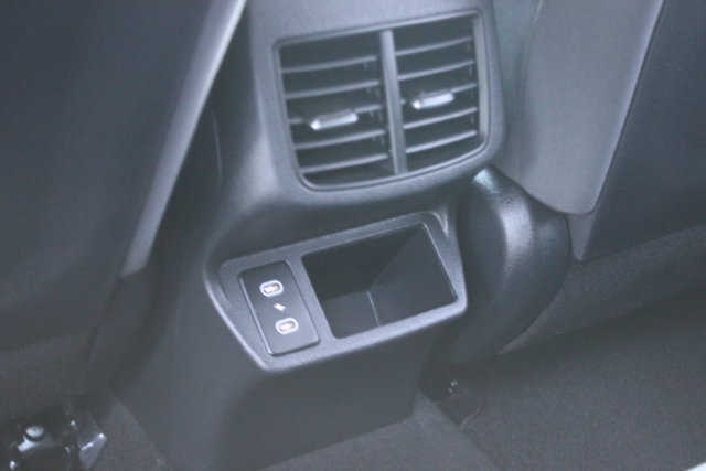 Used 2024 Kia Seltos LX AWD/4WD image 25