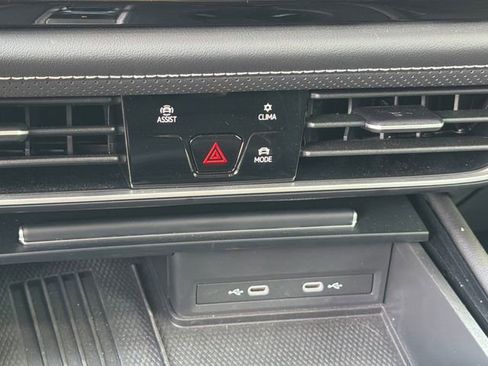 Used 2026 Volkswagen Atlas SE FWD image 31