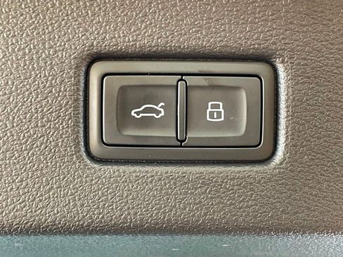 Used 2025 Audi S7 Prestige w/ Prestige Package image 27