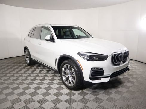 Used 2020 BMW X5 xDrive40i w/ Premium Package image 3