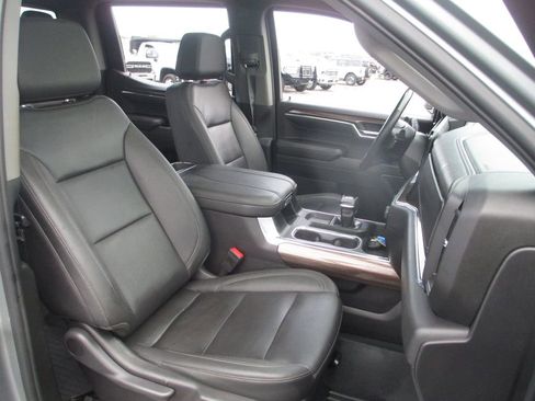 Used 2024 Chevrolet Silverado 1500 LT Trail Boss w/ Convenience Package II AWD/4WD image 23