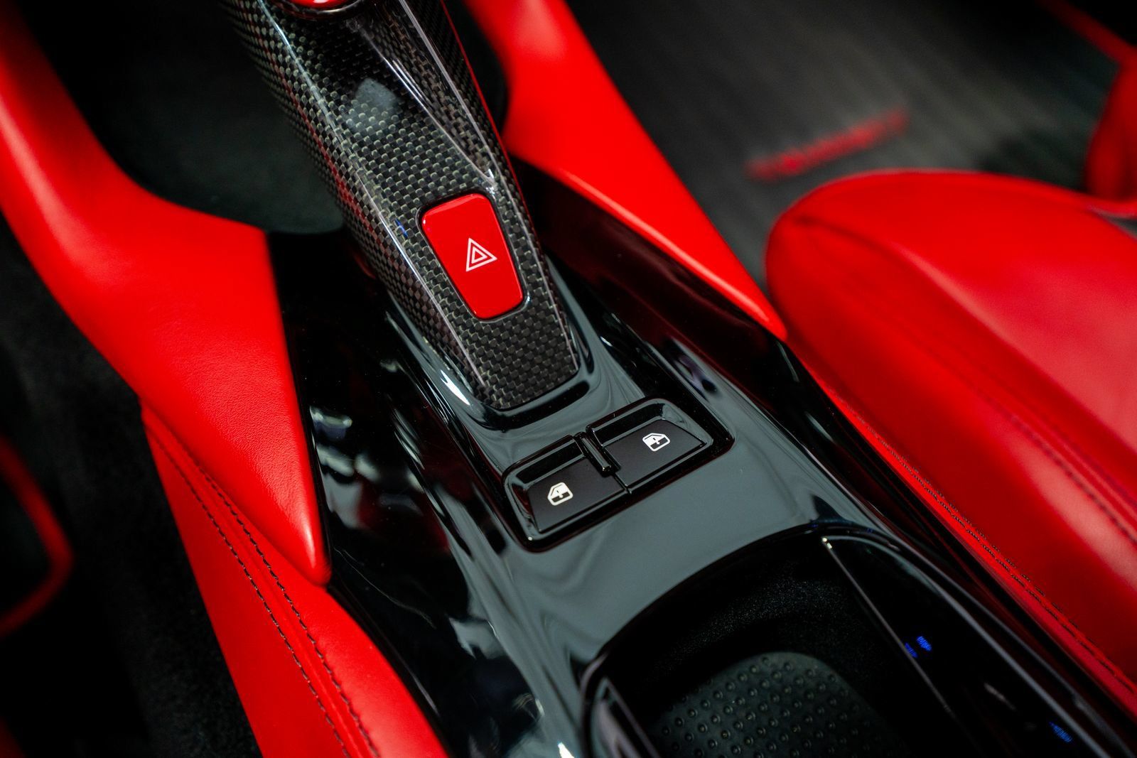 Used 2020 Ferrari 812 Superfast RWD image 91