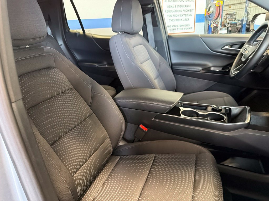 Used 2026 Chevrolet Equinox LT AWD/4WD image 29