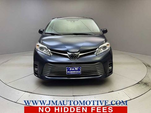 Used 2020 Toyota Sienna XLE Premium AWD/4WD image 8